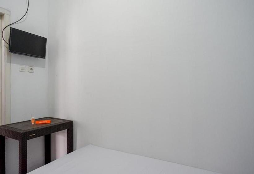 酒店 Koolkost Female Syariah Near Udinus Semarang Minimum Stay 6 Nights