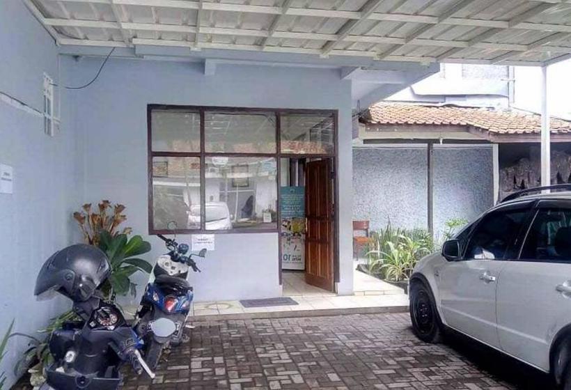 Reddoorz Syariah @ Hotel Kencana Tasikmalaya