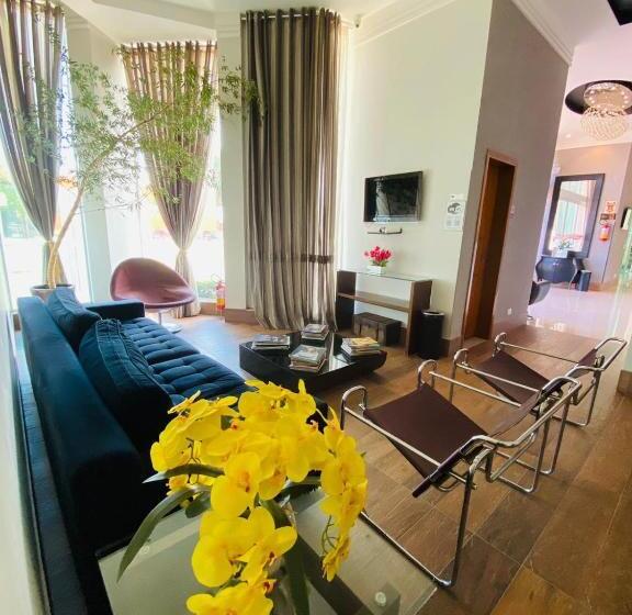 فندق Shelton Palace