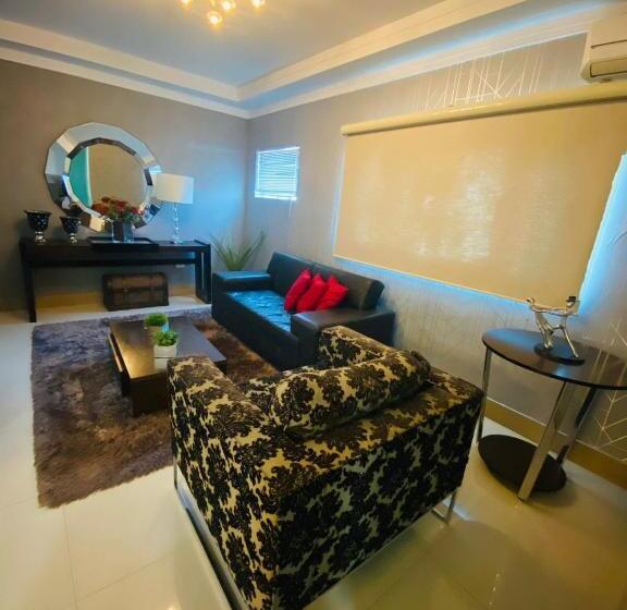 فندق Shelton Palace