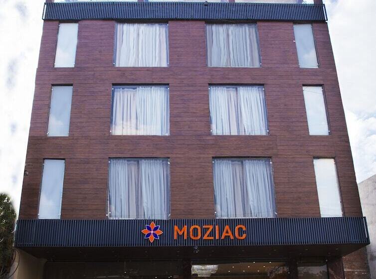 Отель The Moziac