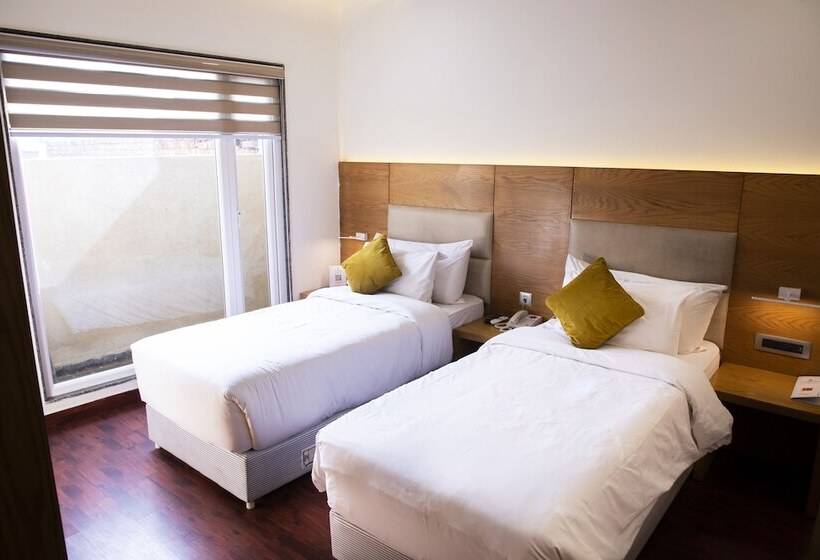 Отель The Moziac