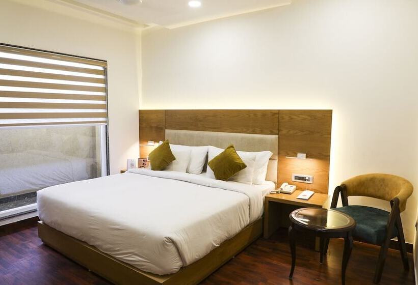 Отель The Moziac