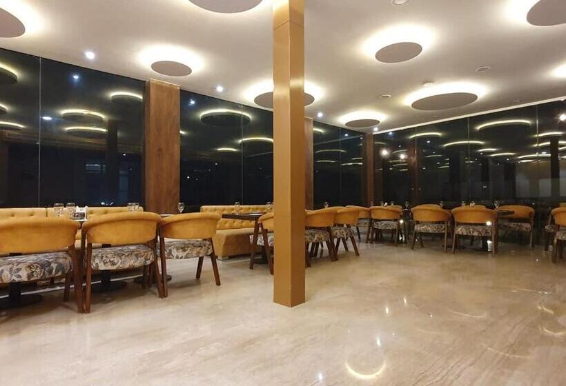 Отель The Moziac