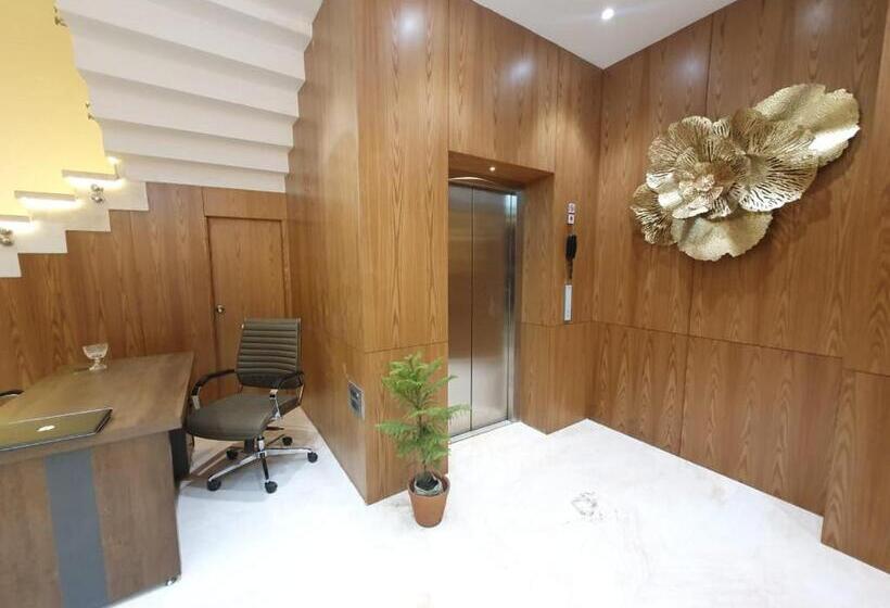 Отель The Moziac