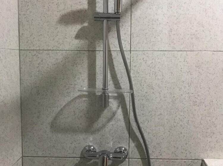 בית מלון כפרי The Sarining