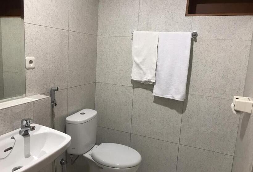 בית מלון כפרי The Sarining