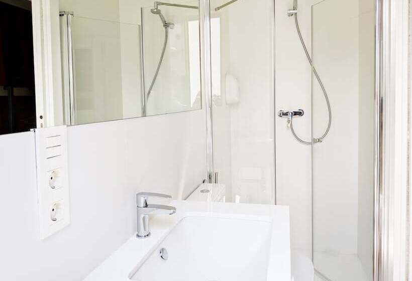 پانسیون Broz Hostel