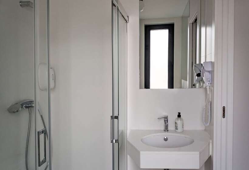 پانسیون Broz Hostel