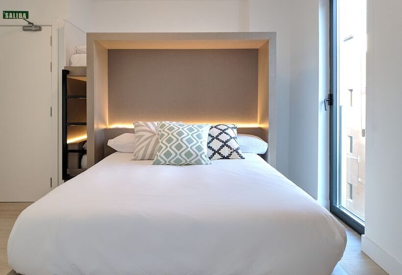 پانسیون Broz Hostel