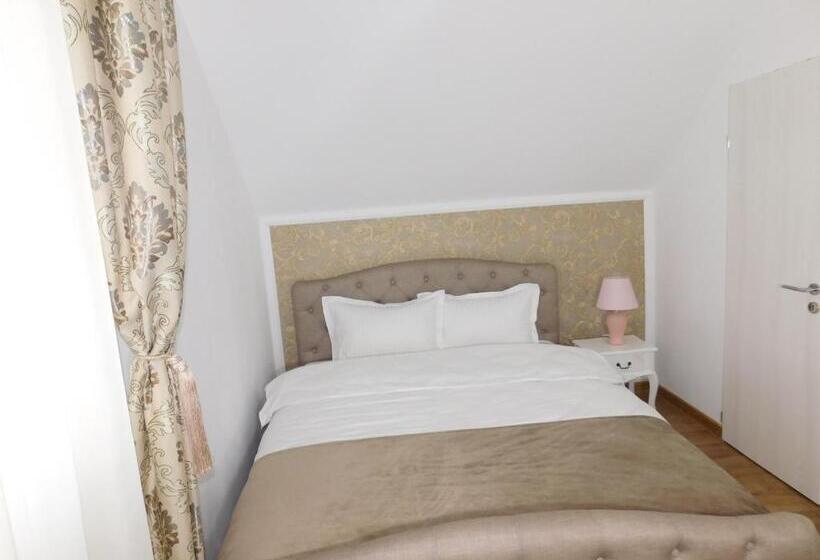 פנסיון Casa Boem