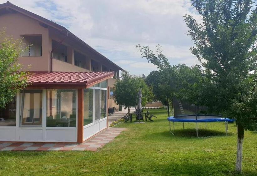 Пансион Casa Corina