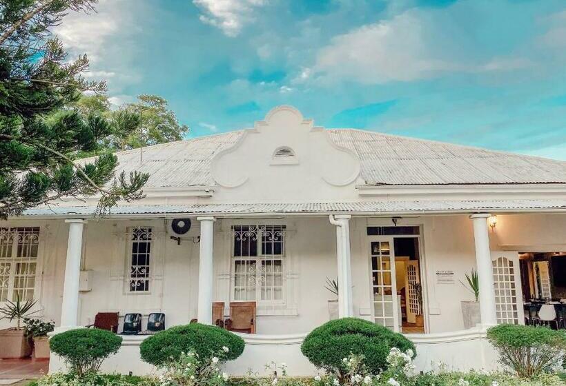 פנסיון Ebony Lodge