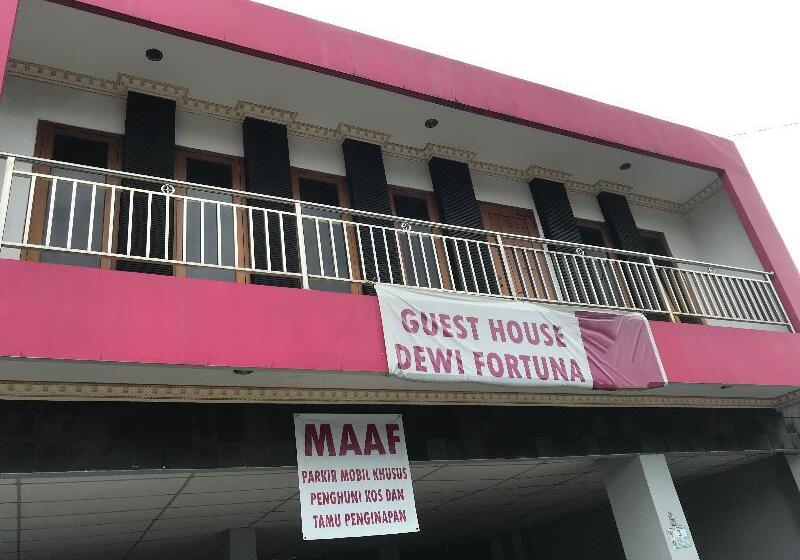 פנסיון Guest House Dewi Fortuna