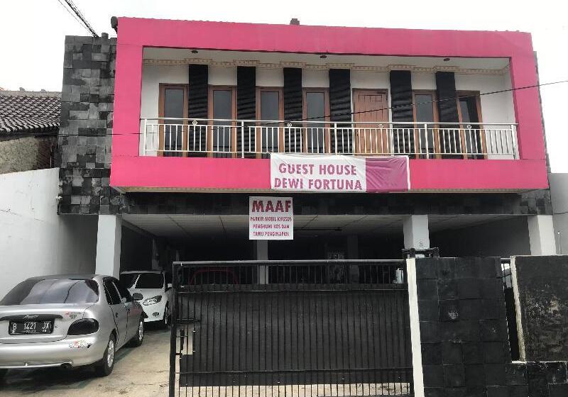 ペンション Guest House Dewi Fortuna