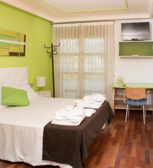 بنسيون Holidays Mirana