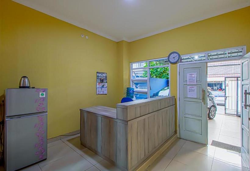 ペンション Indah Kost