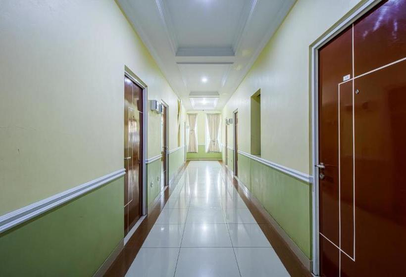 ペンション Kost Syailendra