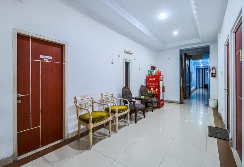 ペンション Kost Syailendra