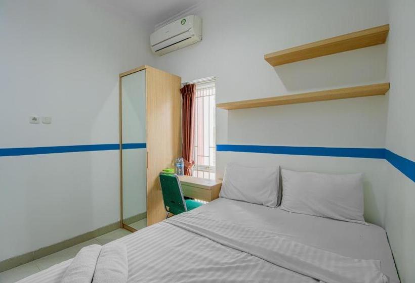 ペンション Kost Syailendra