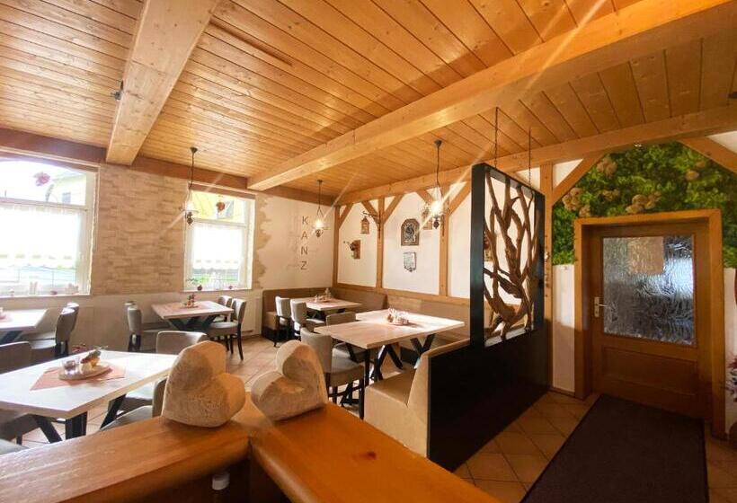 펜션 Landgasthof Kanz