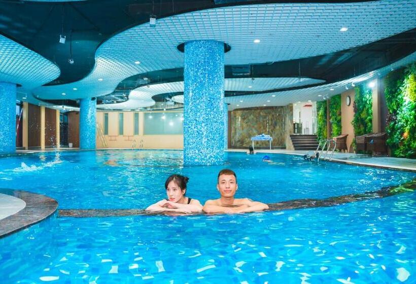 Ramada Hotel & Suites By Wyndham Halong Bay View