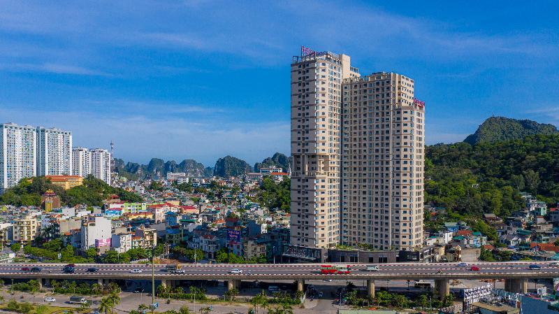 Ramada Hotel & Suites By Wyndham Halong Bay View