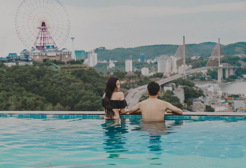 Ramada Hotel & Suites By Wyndham Halong Bay View