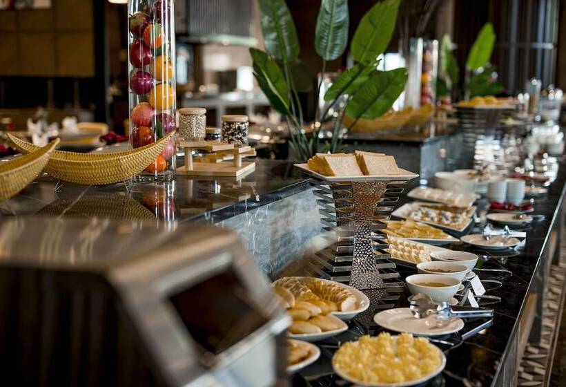 Ramada Hotel & Suites By Wyndham Halong Bay View