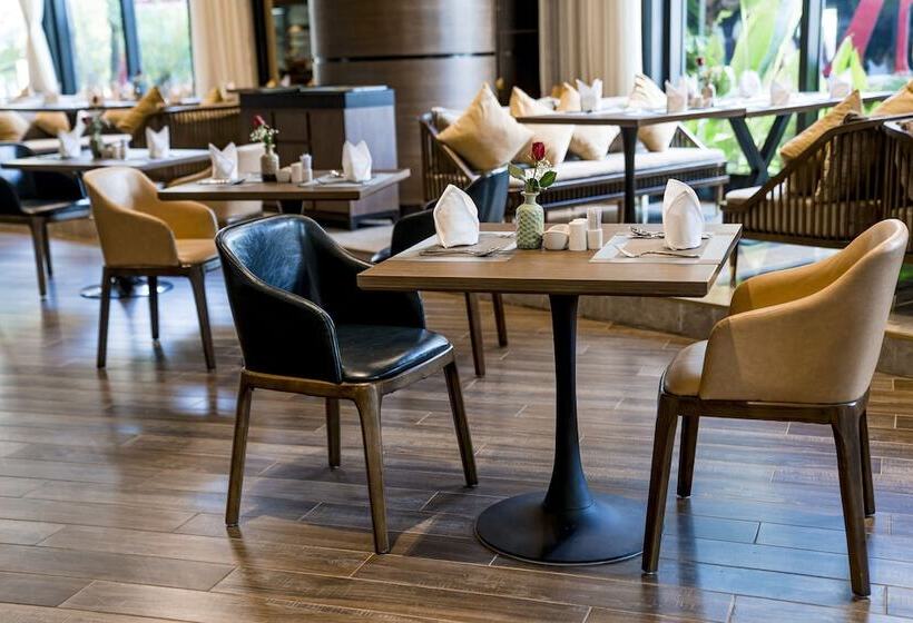 Ramada Hotel & Suites By Wyndham Halong Bay View