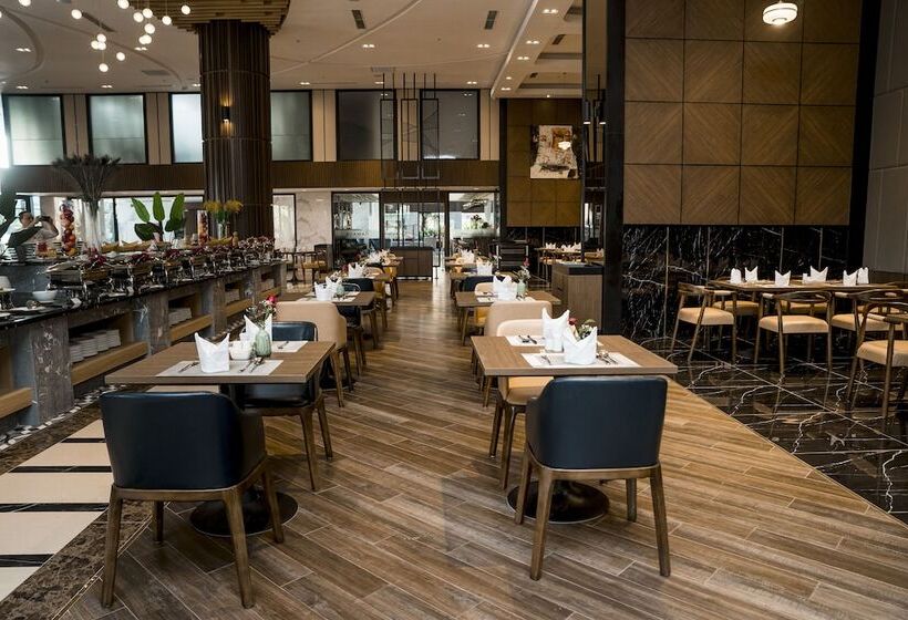 Ramada Hotel & Suites By Wyndham Halong Bay View