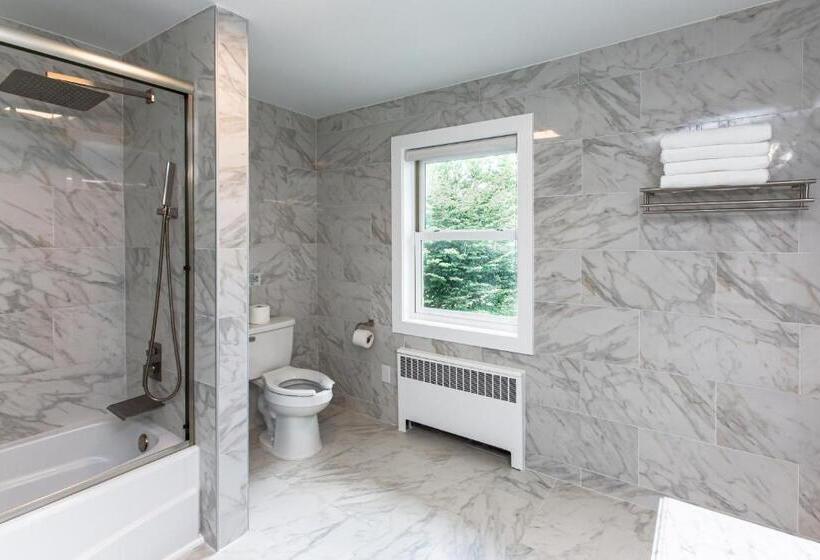 Skylaranna Resort & Spa