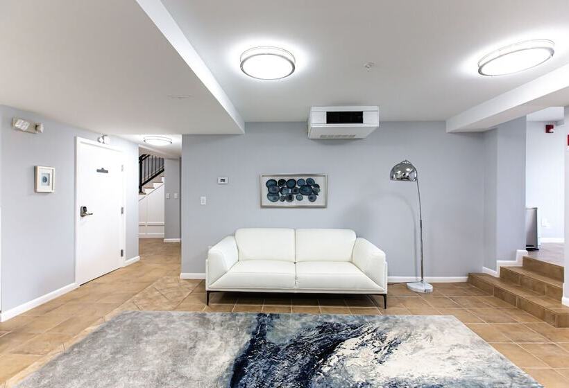 Skylaranna Resort & Spa