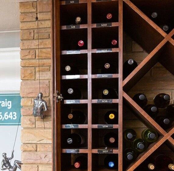 Skylaranna Resort & Spa