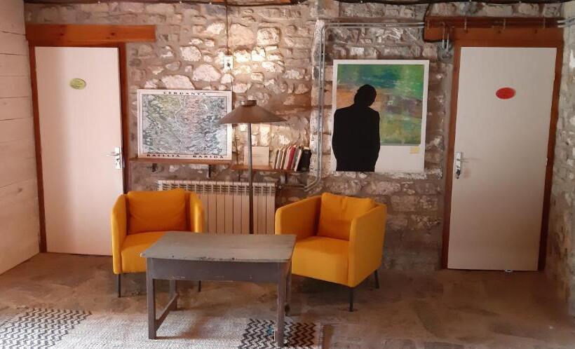 Alberg Rural La Rectoria De Pedra