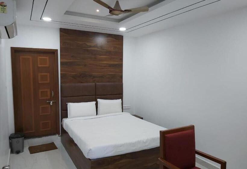 ユースホステル Sahasra Dla