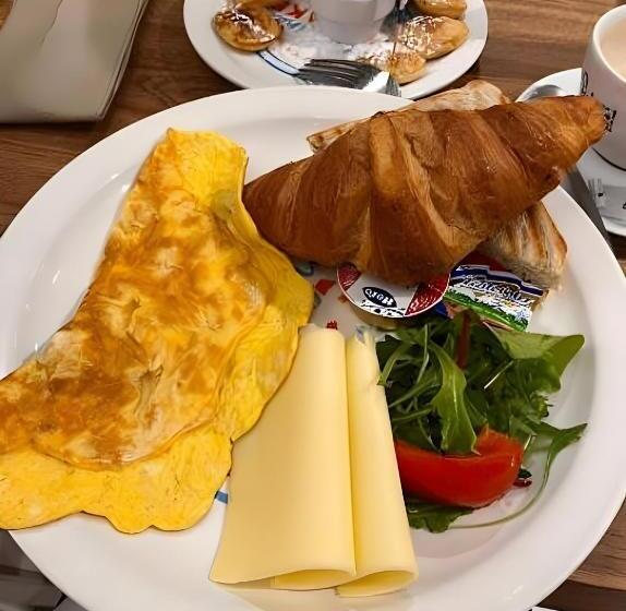 فندق صغير This