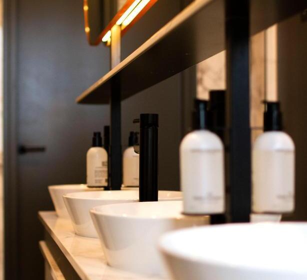 فندق صغير This