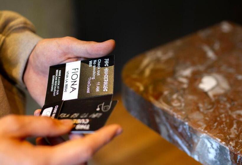 فندق صغير This