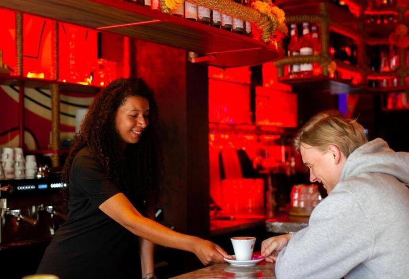 فندق صغير This