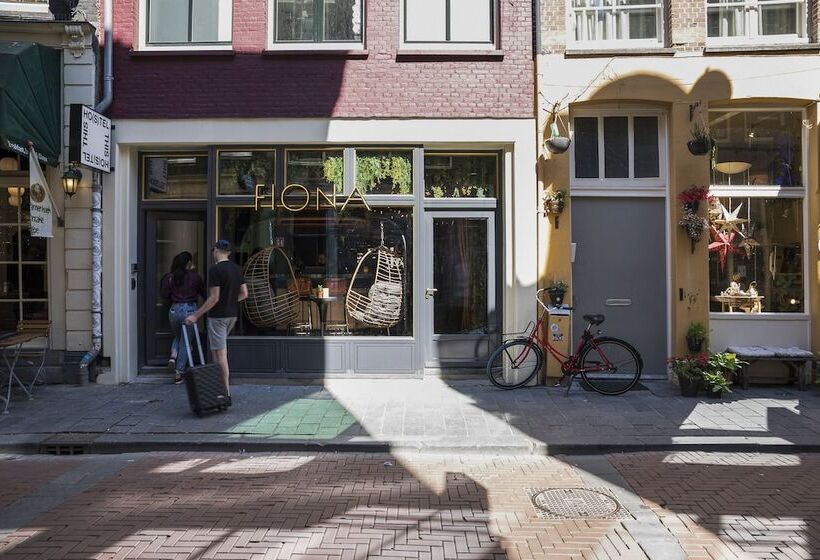 فندق صغير This