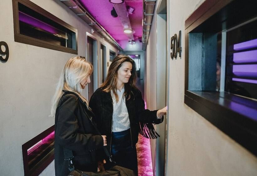 فندق صغير This