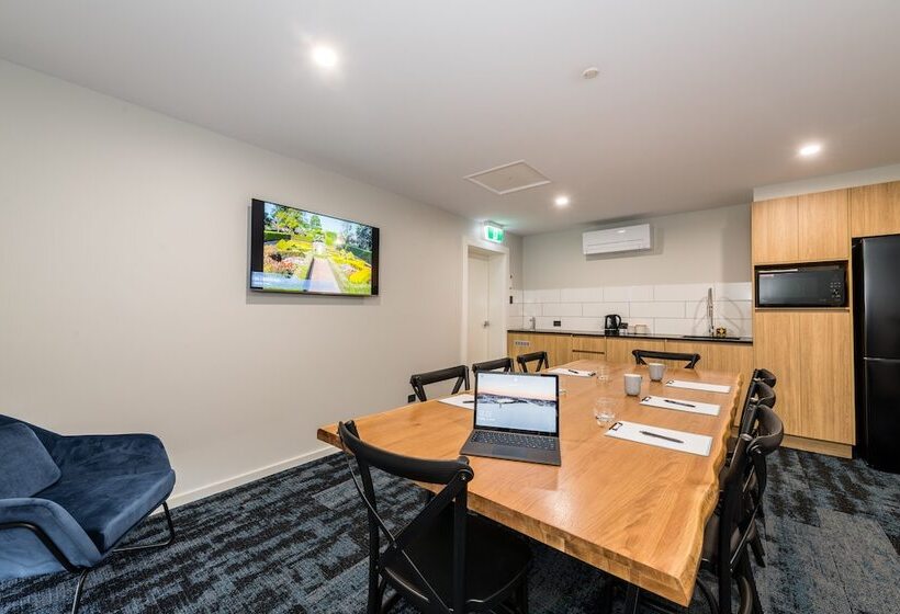 Avenue Motel Apartments