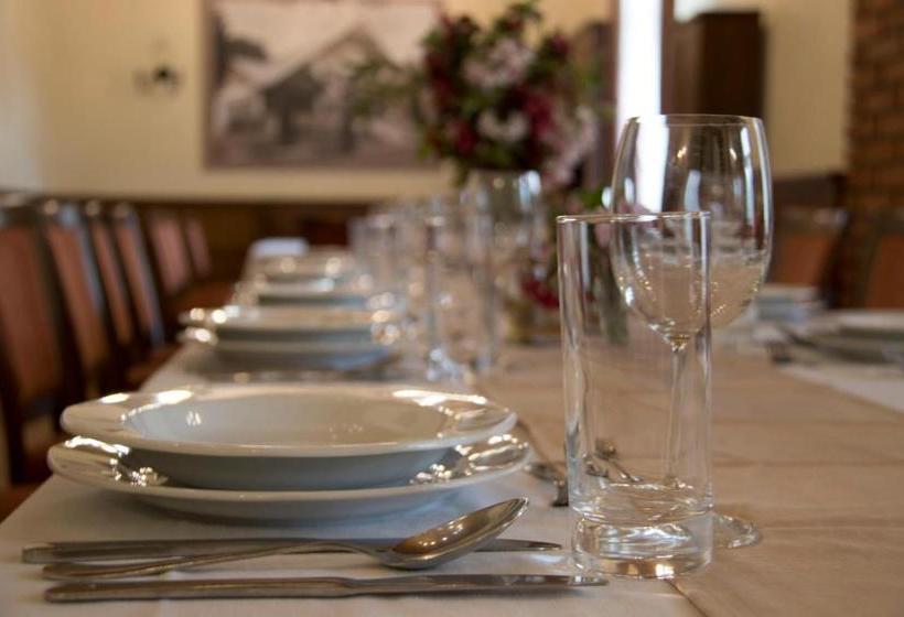 Bed and Breakfast Sasréti Vadászkastély Almamellék