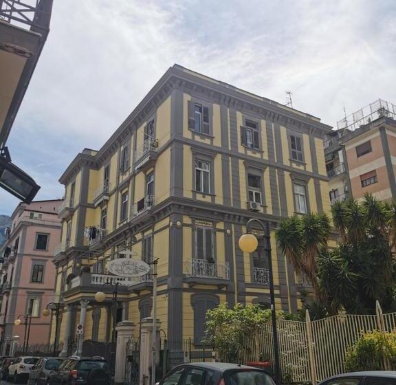 تختخواب و صبحانه Le Stanze Di Eli E Giò