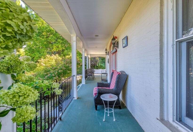 مبيت وإفطار Monroe Manor Inn