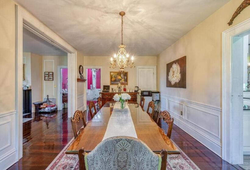 مبيت وإفطار Monroe Manor Inn