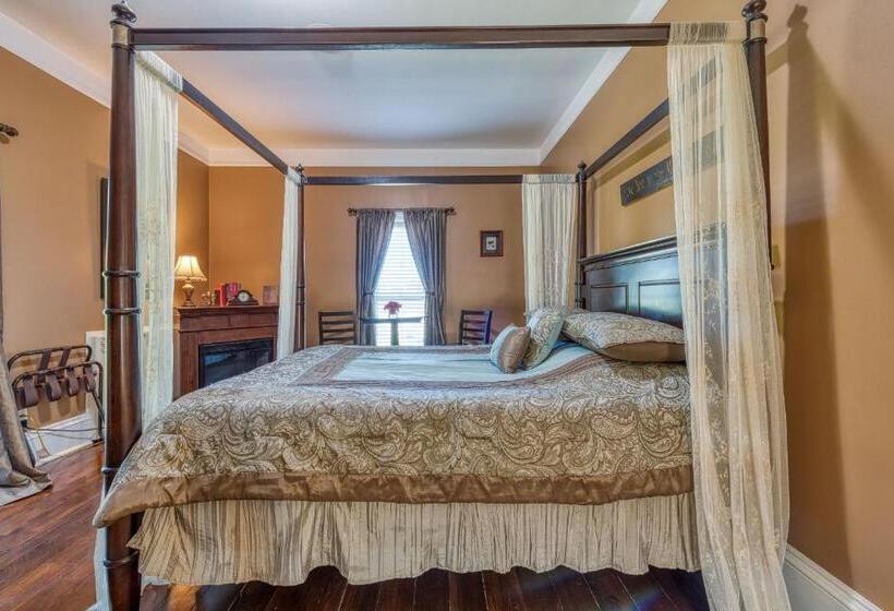 مبيت وإفطار Monroe Manor Inn