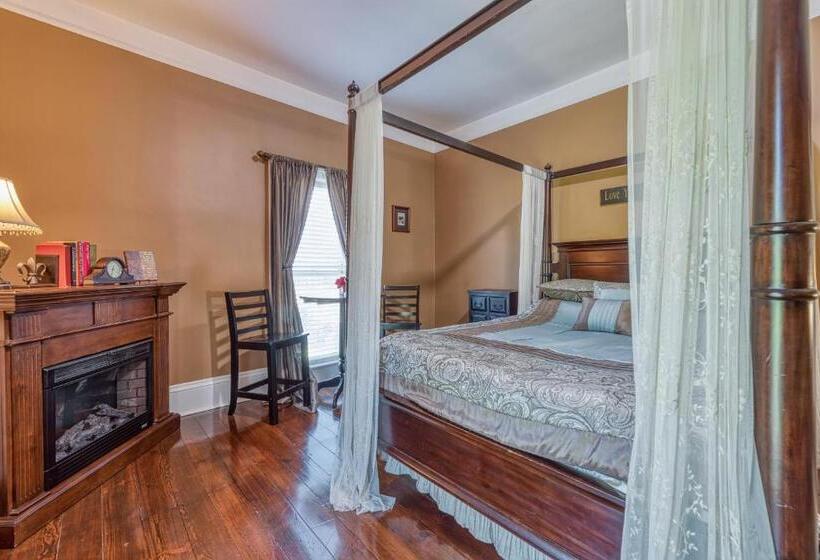 مبيت وإفطار Monroe Manor Inn