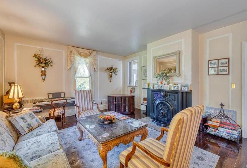 مبيت وإفطار Monroe Manor Inn